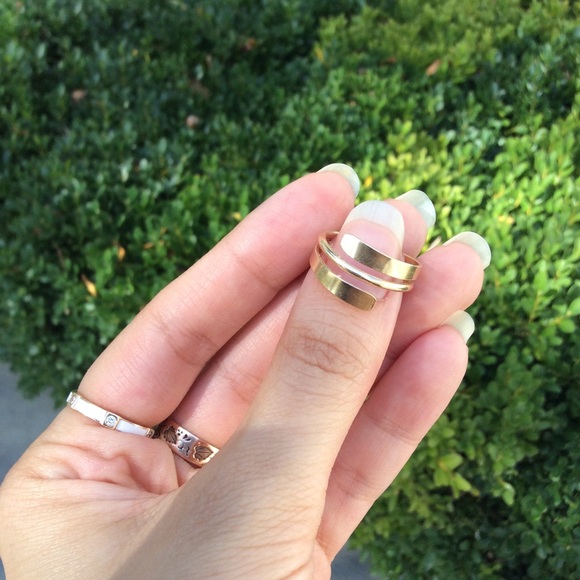 ⬇️$180 12k GOLD 😍 Goddess Spiral Ring!!! - Picture 4 of 7